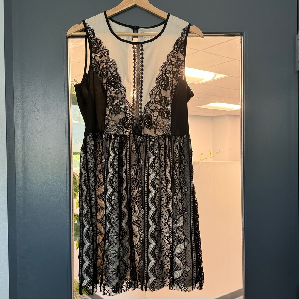 Monteau Black Lace Dress Med